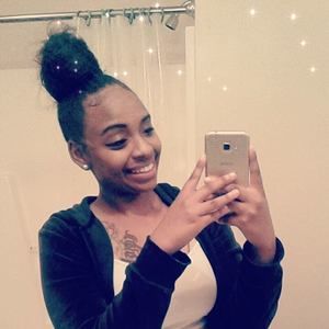 Meet your Posher, Monae